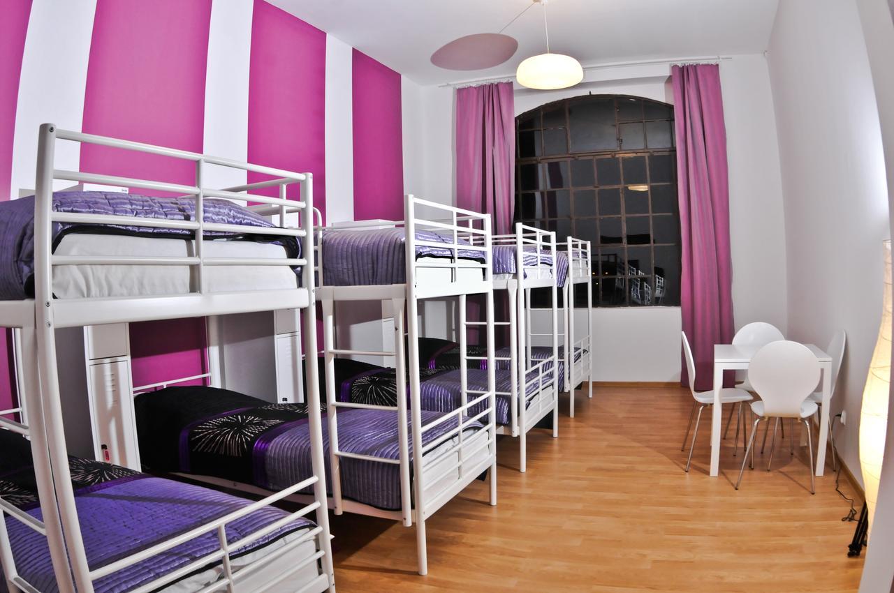 Big City Hostel Breslavia Esterno foto
