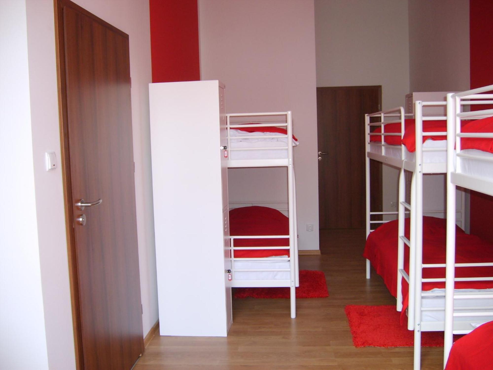 Big City Hostel Breslavia Esterno foto